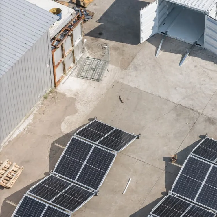 Voltage from PV panel to combiner box