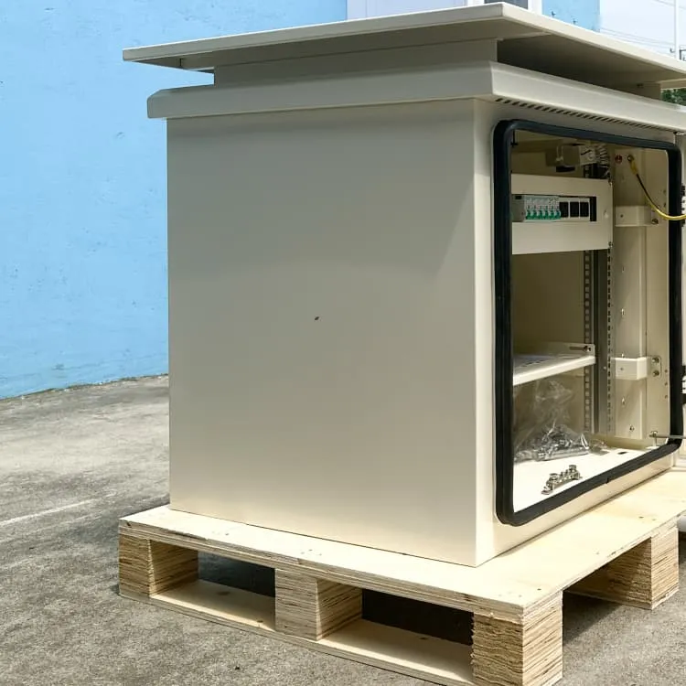 Light-charged liquid flow battery