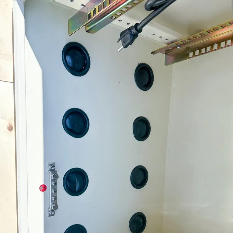 Outdoor battery cabinet color scheme base station